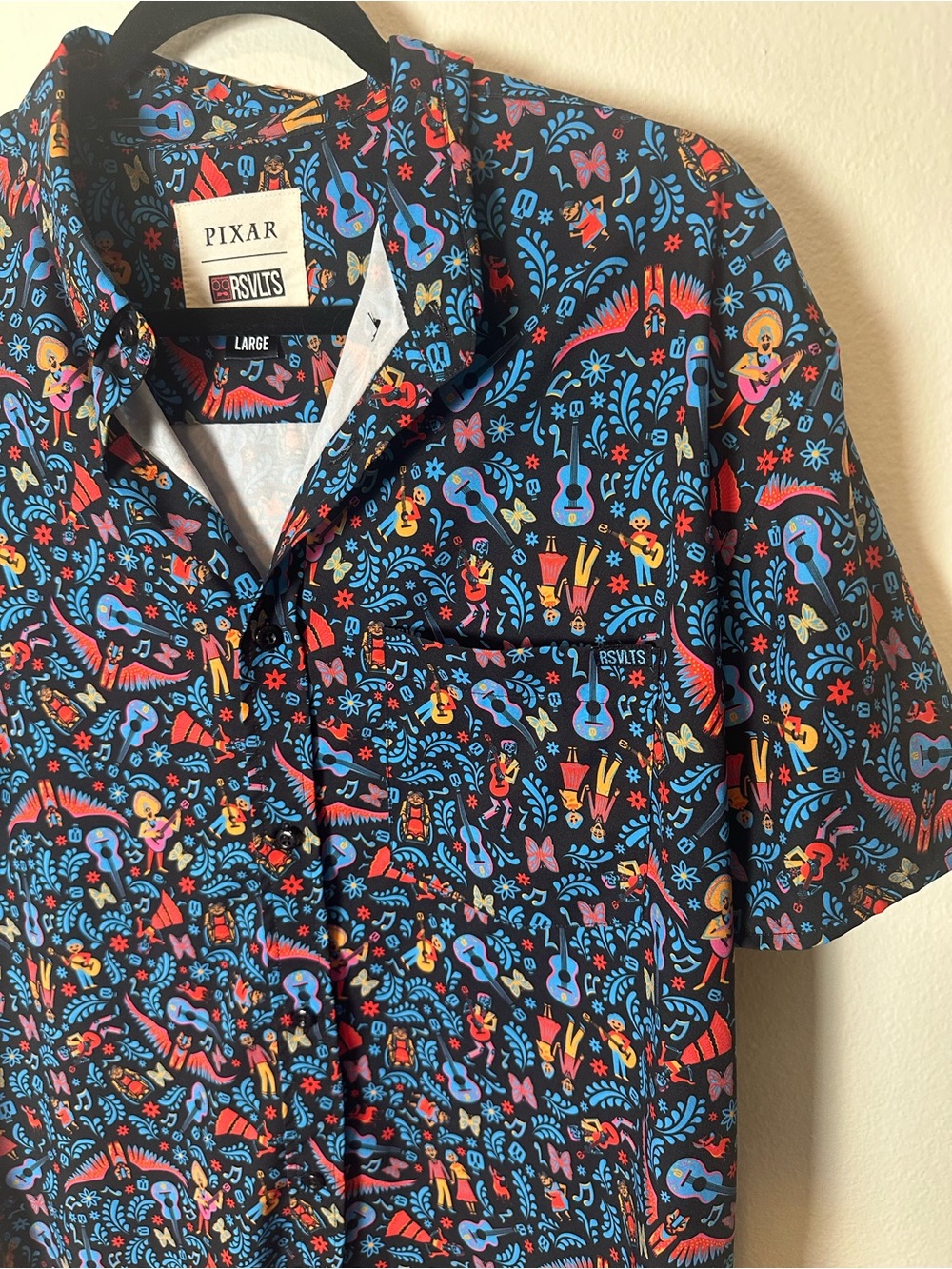RSVLTS x Pixar Disney Coco Music in Me Short Sleeve Button Down Shirt Large - Picture 4 of 7
